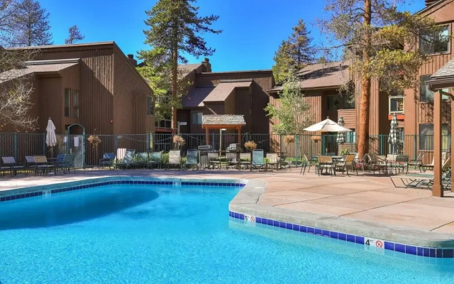 1095 Wild Irishman 2 Bedroom Condo by Redawning
