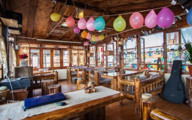 Shangri-La Home Inn