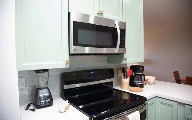Sbtc324 2 Bedroom Condo by RedAwning