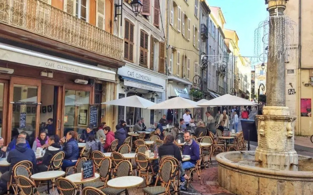 Port Vauban appartement F3 refait à neuf
