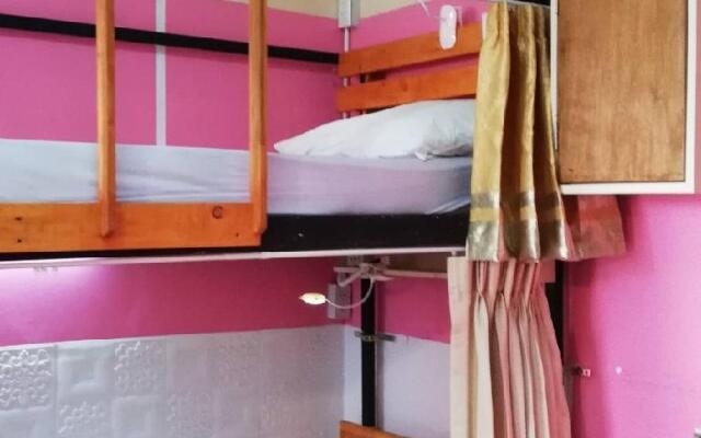 บ้านโอเค โฮสเทล