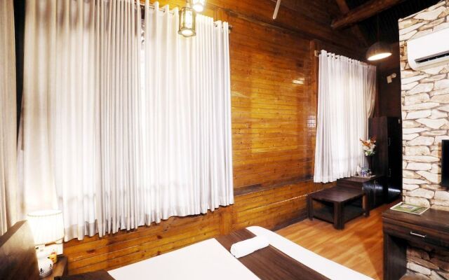 Pali Village Resort