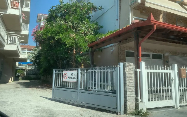 Zeusplace Spacious Apartment Private Parking