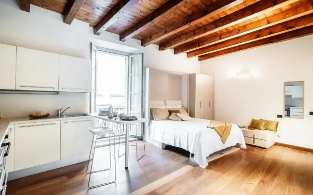 Del Pero Suite - by MyHomeInComo