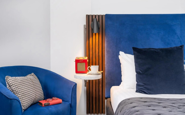 Berkeley Square Hotel