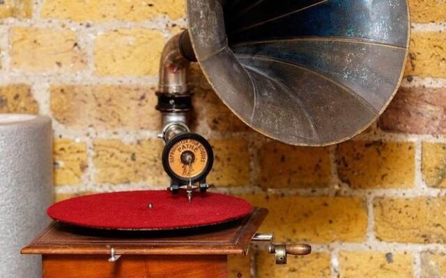Characterful London Bridge Loft