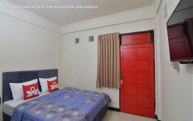 ZEN Rooms Basic near BTC