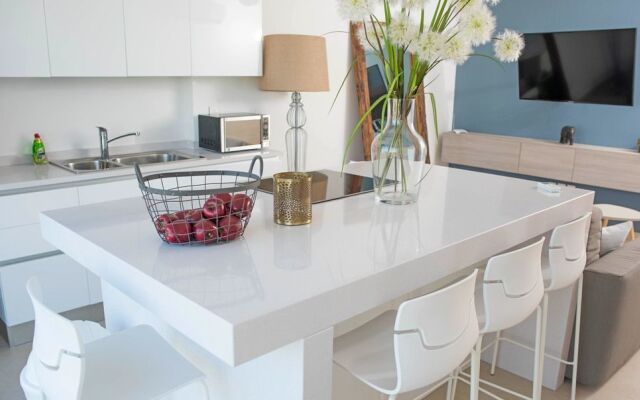 It Building 402 by iMexico