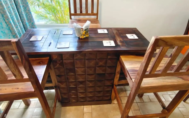 Jia 3 Candolim Goa-3bhk,nrBeach,Pool,Wifi,Bar table-Villa M by Moh Hospitality