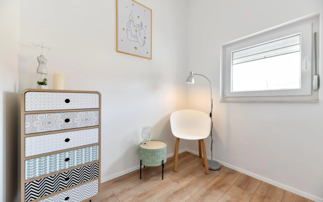 Modern holiday apartment "Libra" with swimming pool