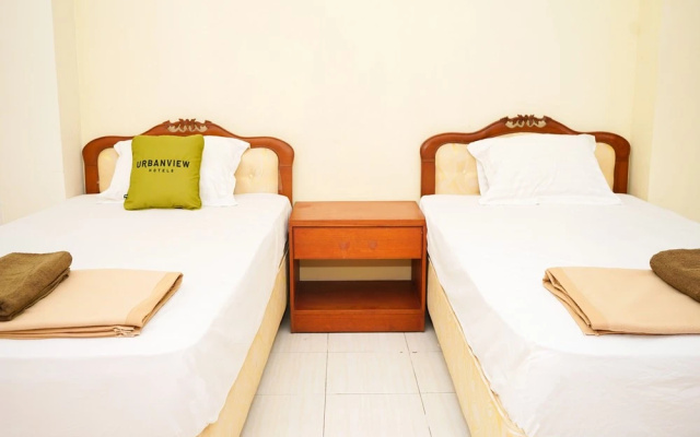 Urbanview Hotel Ratu Elok Syariah Banjarbaru by RedDoorz – Guest Rooms – Banjarbaru