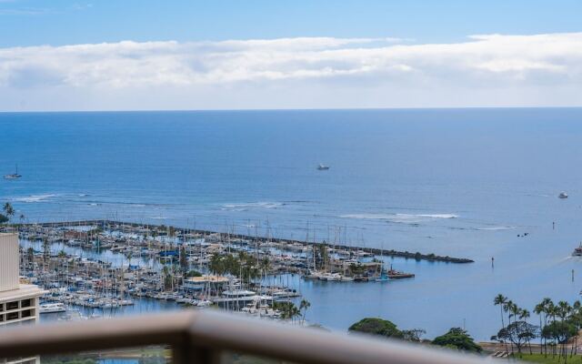 Sky Ala Moana 4005 1 Bedroom Condo by RedAwning