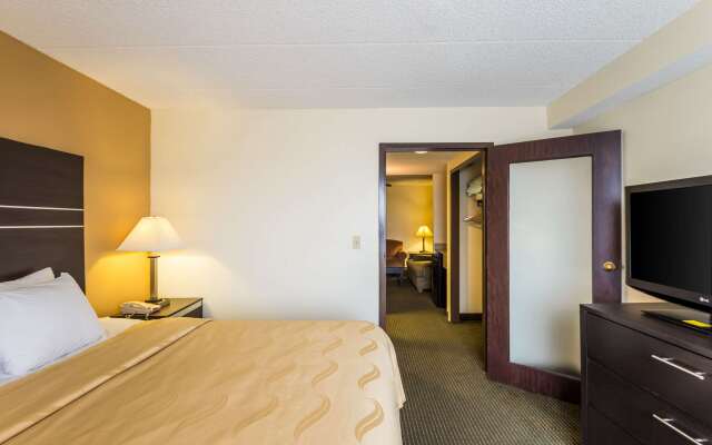 Quality Suites Milwaukee Airport