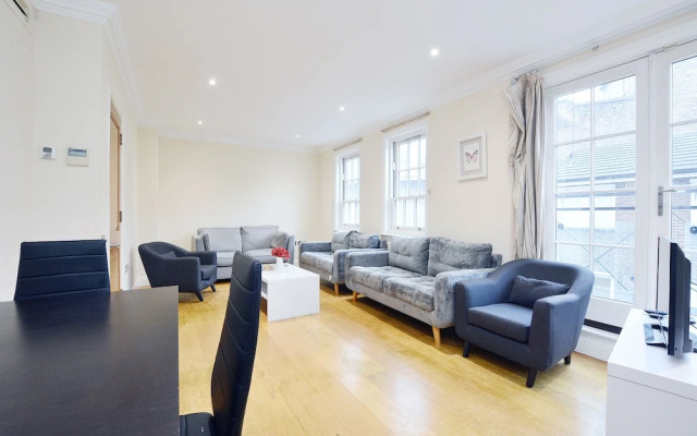 William Mews Townhouse