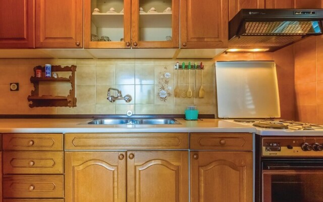 Awesome Apartment in Mundanije With 3 Bedrooms