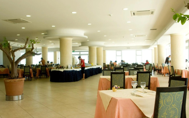 Roses Hotel