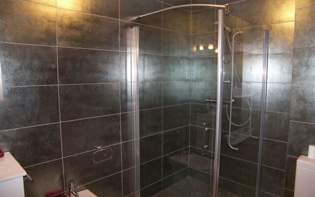 Modern deluxe two-bedroom apartment