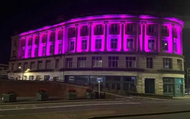 Belvilla Newport City Centre Hotel - Lifestyle