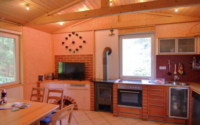 Cosy Apartment With Covered Porch