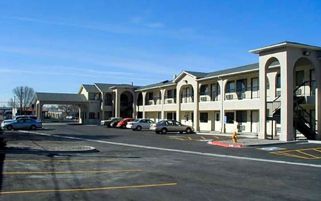 American Inn & Suites