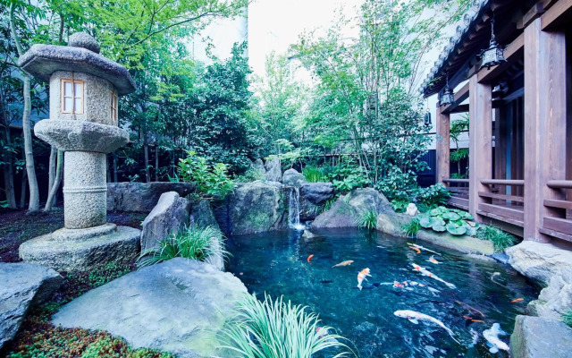Sunrise Suites