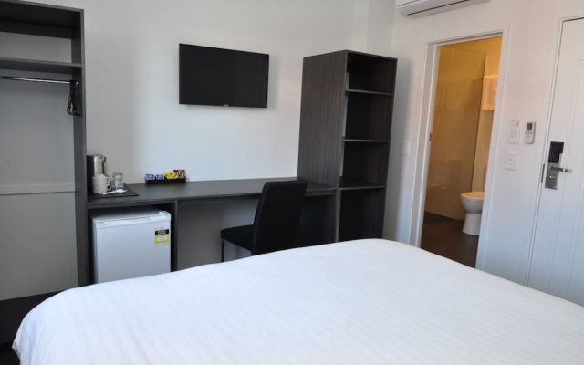 Queens Head Hotel – Guest Rooms – North Hobart