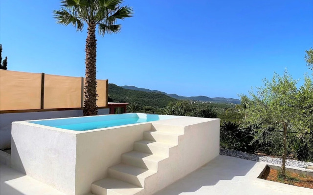 Rustic Hill Private Pool Suites