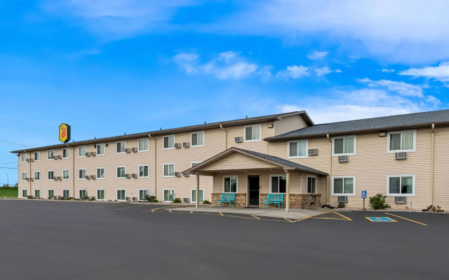 Super 8 by Wyndham Council Bluffs IA Omaha NE Area