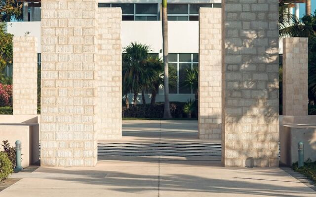 MareAzul Apartment 631 by Realty Group