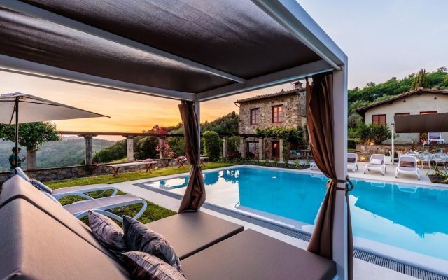 Villa Borbone - Perched on the Lucca Hills