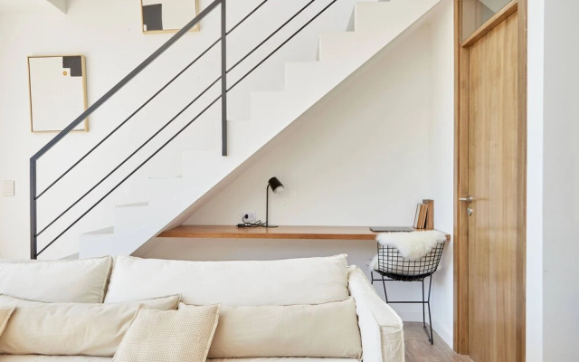 Unique triplex with rooftop private use