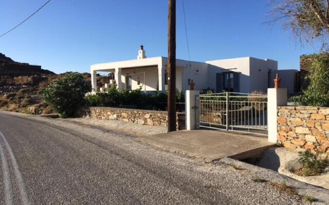 Diavrouxas House in Sifnos