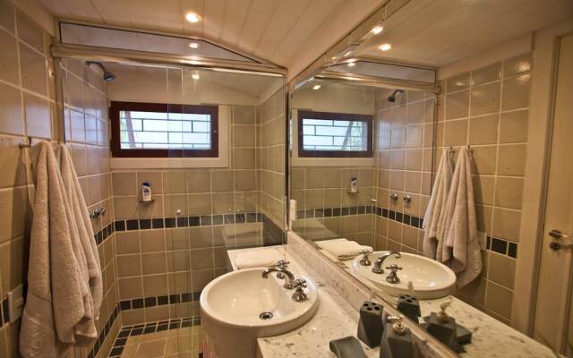 FL004 5 Bedroom Villa By Senstay