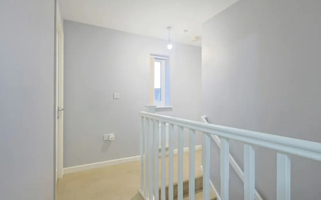 Manchester 3-beds, Sleeps 6 With On-site Parking