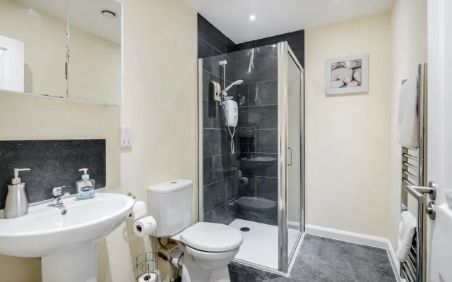 MPL Apartments - Queens Broadway F3