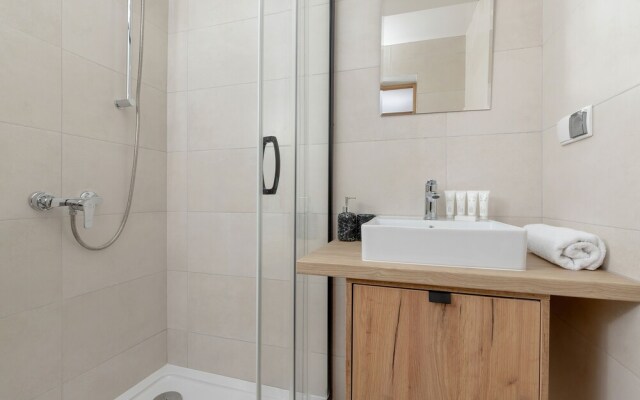 Boczna Apartment Near The Sea by Renters