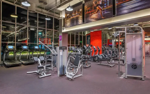 Guangdong International Building （South Gate 2）