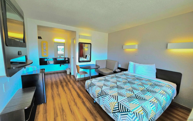 Motel 6 Palm Desert, CA - Palm Springs Area