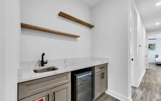 Golden Seashell West