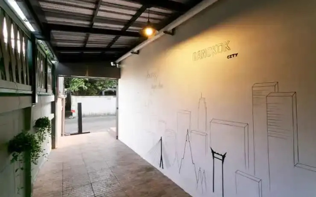 Small Space Cafe & Hostel by ZUZU