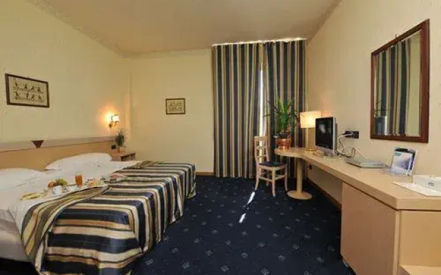 Hotel & Residence Torre Di Pratolungo