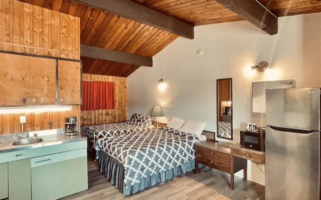 Pembina River Inn