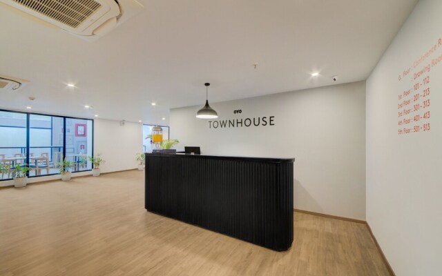 OYO Townhouse 111 A3 Empire