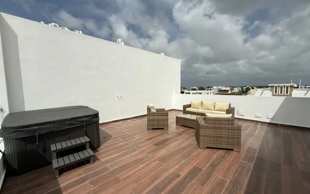 Unique B-202 NOK Unique 2BR Apartment by Vistacana Rentals