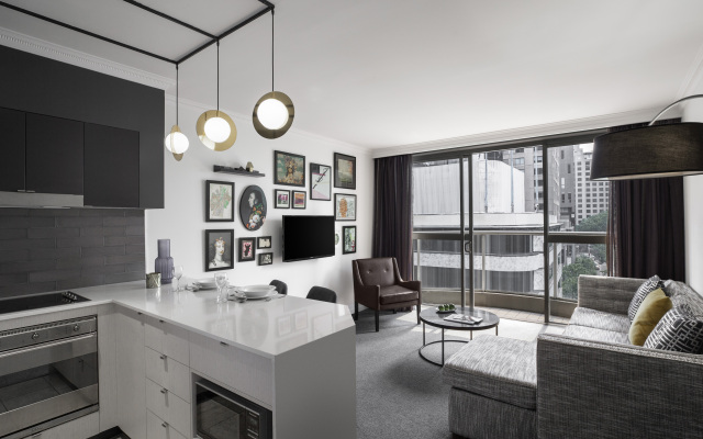 Mantra 2 Bond Street Sydney