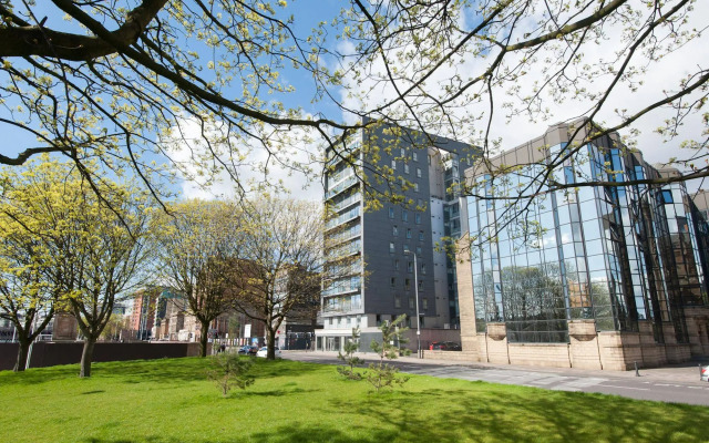 Glasgow Central Skyline Apartment