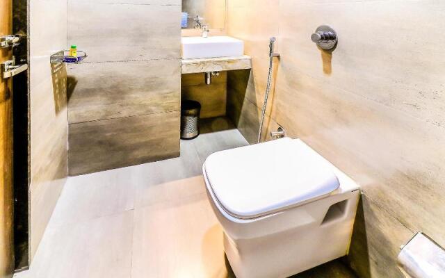 FabHotel Admiral, Marol
