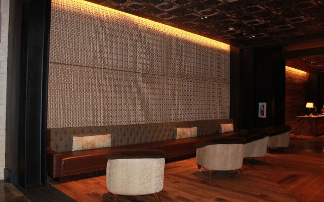 The George, by Valencia Hotel Collection