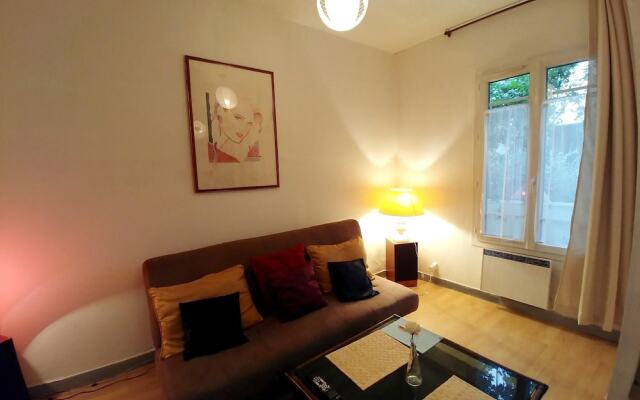 House With one Bedroom in Montreuil, With Enclosed Garden and Wifi