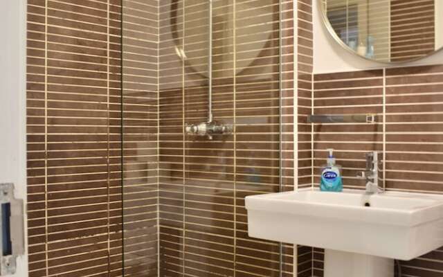 3 Bedroom Apartment In Temple Bar
